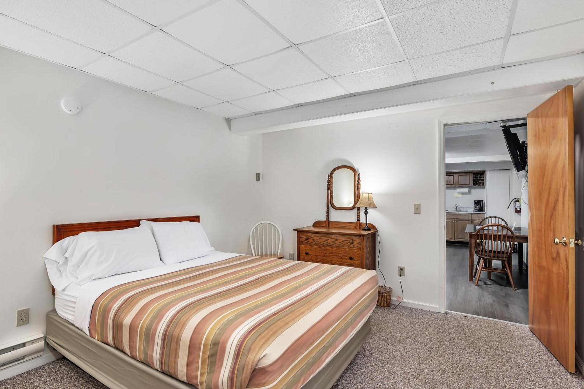 Bayside & Marina Motel Cooperstown